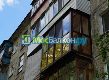Отделка балкона и лоджии пластиковыми ПВХ панелями в Жуковском от компании МосБалкон