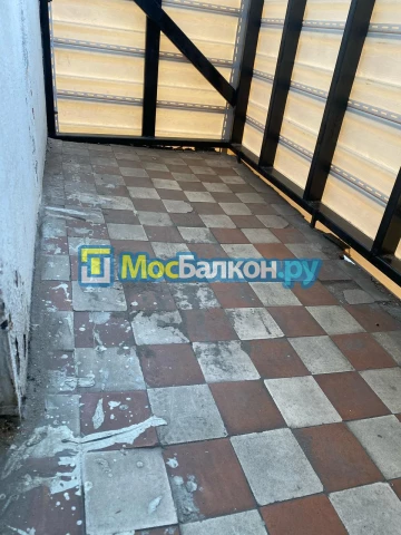 Установка каркасов для остекления балконов - компания МосБалкон в Москве