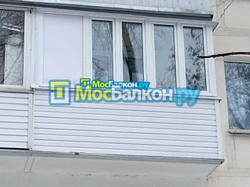 Установка каркасов для остекления балконов - компания МосБалкон в Москве