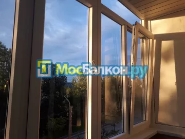 Алюминиевое остекление балконов под ключ по доступным ценам в Жуковском | МосБалкон