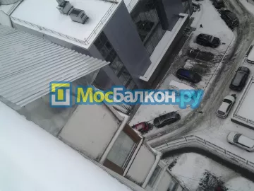 Крыша на балконе в Жуковском монтаж и ремонт по выгодной цене от МосБалкон