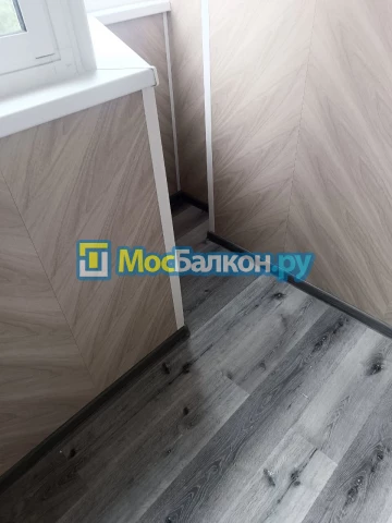Отделка балкона и лоджии пластиковыми ПВХ панелями в Жуковском от компании МосБалкон