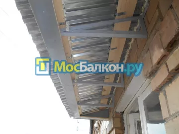 Крыша на балконе в Жуковском монтаж и ремонт по выгодной цене от МосБалкон