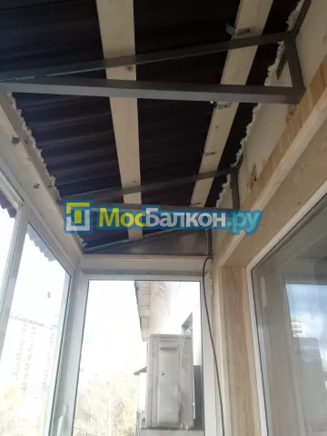 Крыша на балконе в Жуковском монтаж и ремонт по выгодной цене от МосБалкон