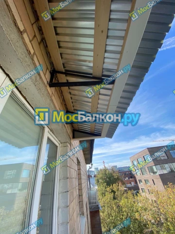 Крыша на балконе в Жуковском монтаж и ремонт по выгодной цене от МосБалкон