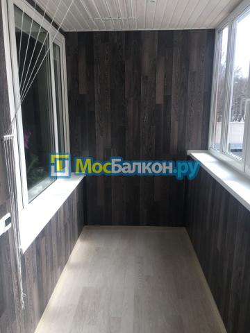 Отделка балконов ламинатом