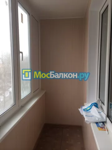 Отделка балкона и лоджии пластиковыми ПВХ панелями в Жуковском от компании МосБалкон