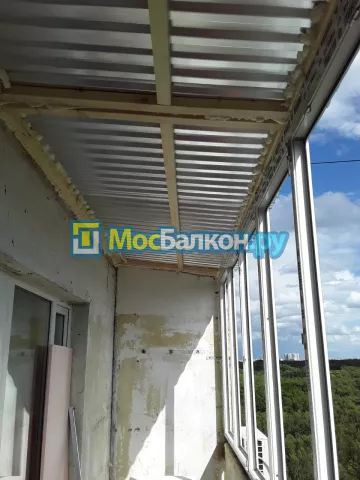 Крыша на балконе в Жуковском монтаж и ремонт по выгодной цене от МосБалкон