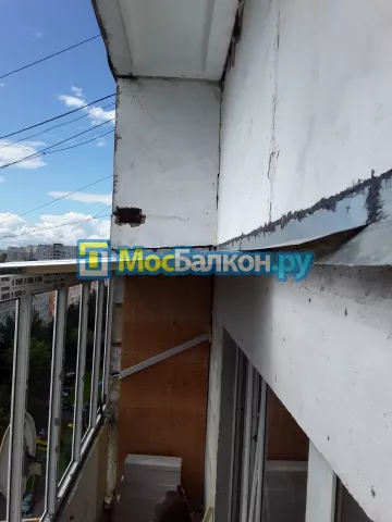 Крыша на балконе в Жуковском монтаж и ремонт по выгодной цене от МосБалкон