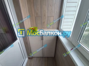Отделка балконов ламинатом в Москве цены под ключ от МосБалкон
