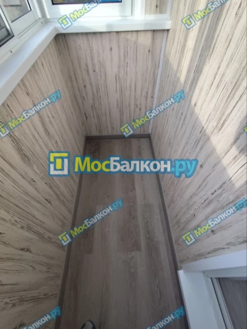 Отделка балкона и лоджии пластиковыми ПВХ панелями в Жуковском от компании МосБалкон