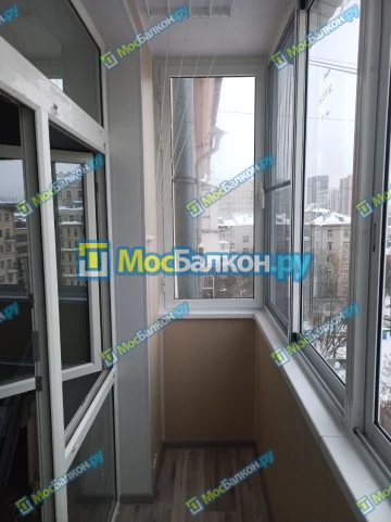 Балкон под ключ в Жуковском | Выгодные цены на ремонт и отделку балконов и лоджий под ключ от 2700 руб. в МосБалкон