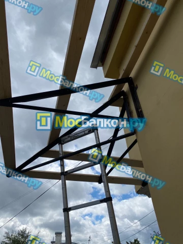 Крыша на балконе в Жуковском монтаж и ремонт по выгодной цене от МосБалкон