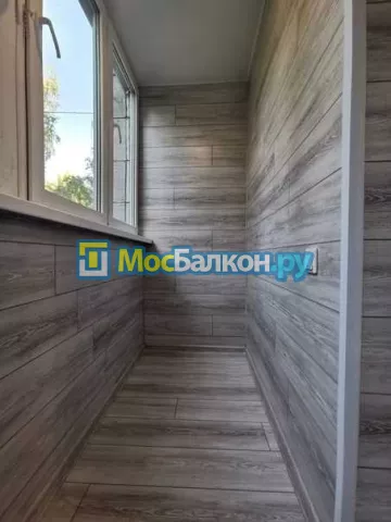 Отделка балкона и лоджии пластиковыми ПВХ панелями в Жуковском от компании МосБалкон